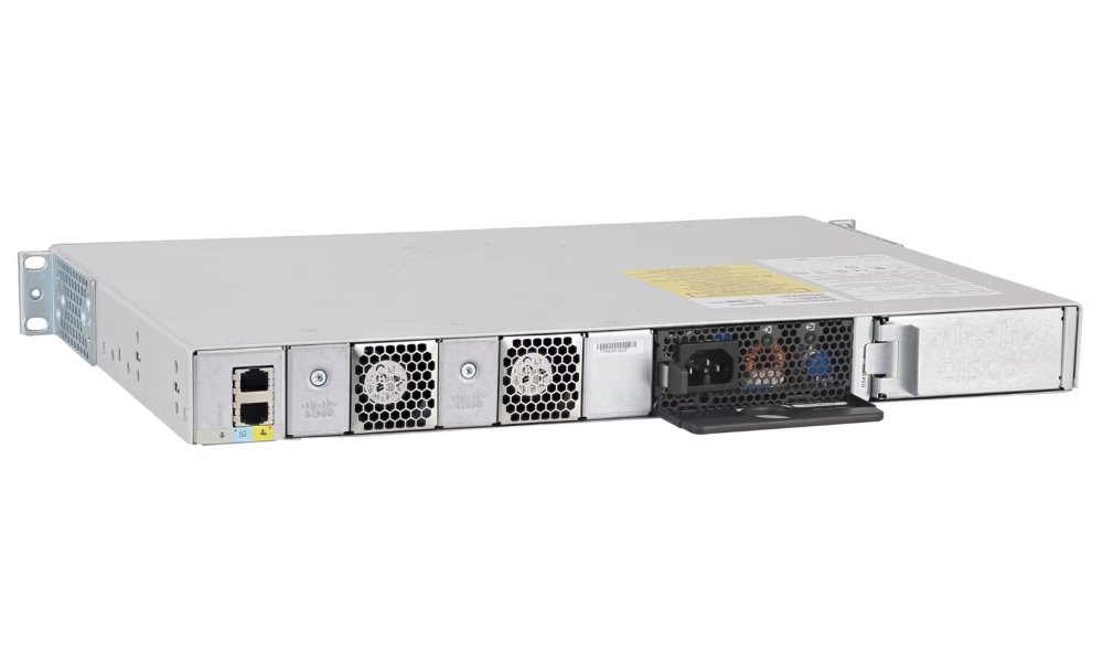 Cisco Catalyst 9200L 24-port PoE+, 4 x 10G, Network Essentials