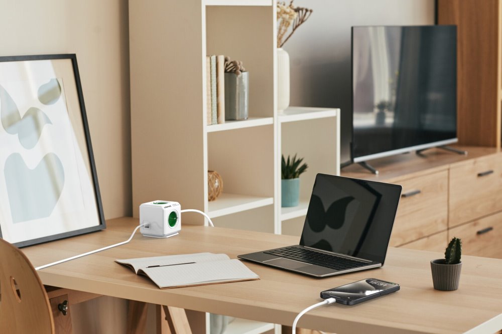 Cubenest Powercube Extended USB PD 20W, A+C, 4× zásuvka, 1,5m, bílá/zelená, dětská pojistka, uzemnění, dok, 10A/250V