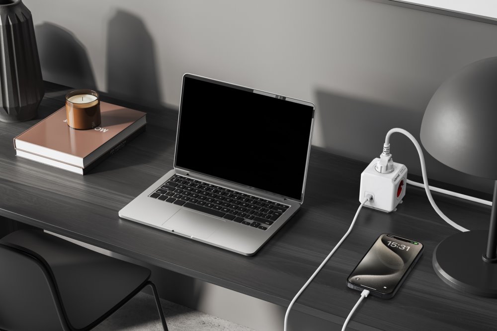 Cubenest Powercube Extended USB PD 20W, A+C, 4× zásuvka, 1,5m, bílá/červená, dětská pojistka, uzemnění, dok, 10A/250V