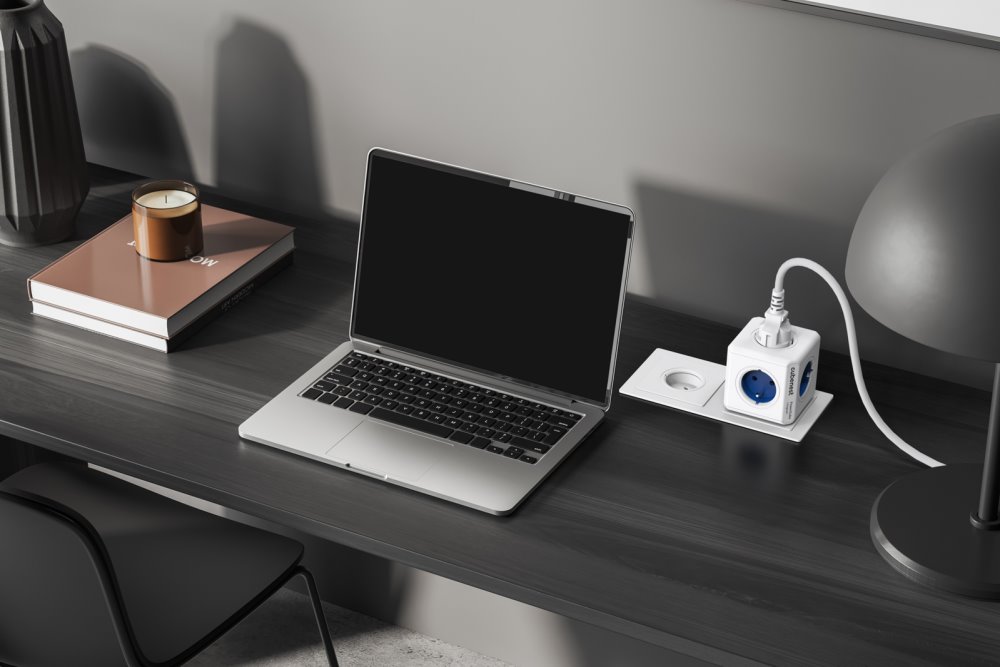 Cubenest Powercube Original,  5× zásuvka, bílá/modrá, dětská pojistka, uzemnění, max. 16A/250V~3680W/50-60Hz