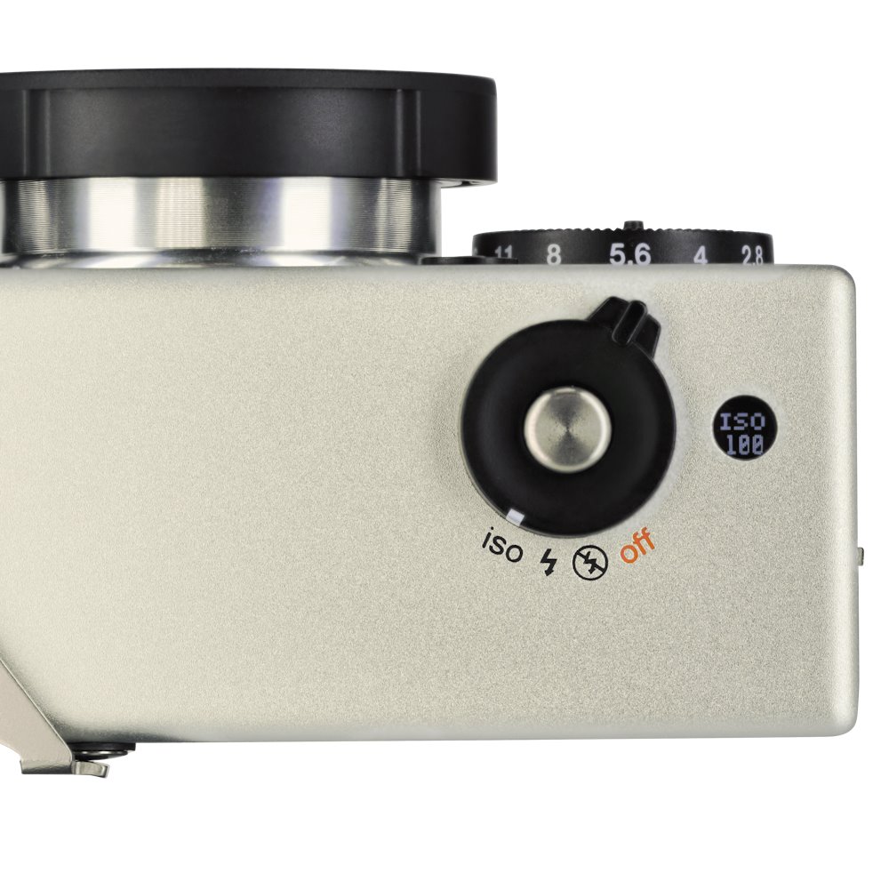 Rollei 35AF/ analog/ 35mm f/2.8 Objektiv/ blesk