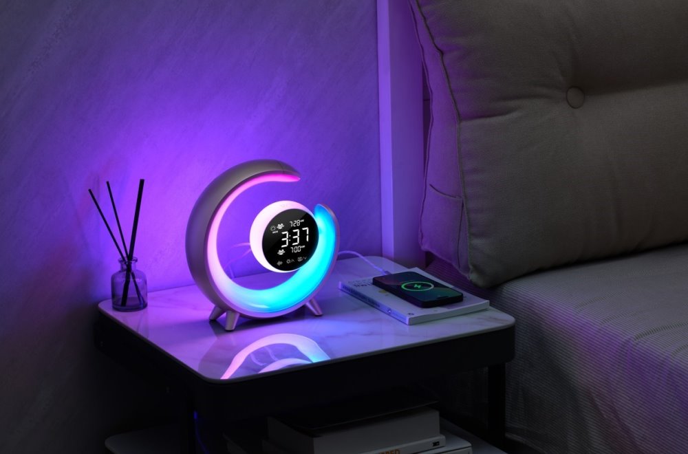 IMMAX LED noční lampička PEACOCK s hodinami/ RGB světlo/ 20W/ 400lm/ 5V/2,1A/ USB port/ stříbrná