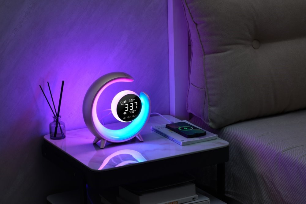 IMMAX LED noční lampička PEACOCK s hodinami/ RGB světlo/ 20W/ 400lm/ 5V/2,1A/ USB port/ zlatá