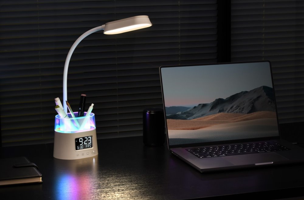 IMMAX LED stolní lampička FRESHMAN s RGB podsvícením/ 10W/ 350lm/ 5V/2A/ držák na tužky/ bílá