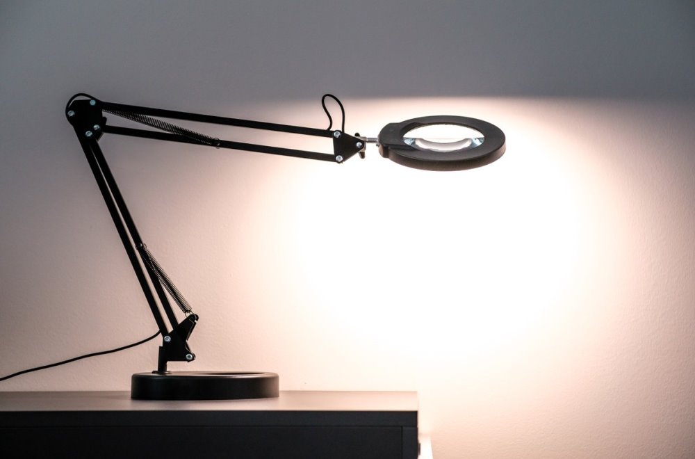 IMMAX LED stolní lampička ZOOM/ s lupou/ 12W/ 5V/2A/ stmívatelná/ černá
