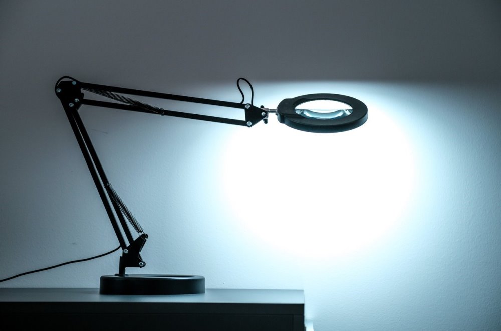 IMMAX LED stolní lampička ZOOM/ s lupou/ 12W/ 5V/2A/ stmívatelná/ černá