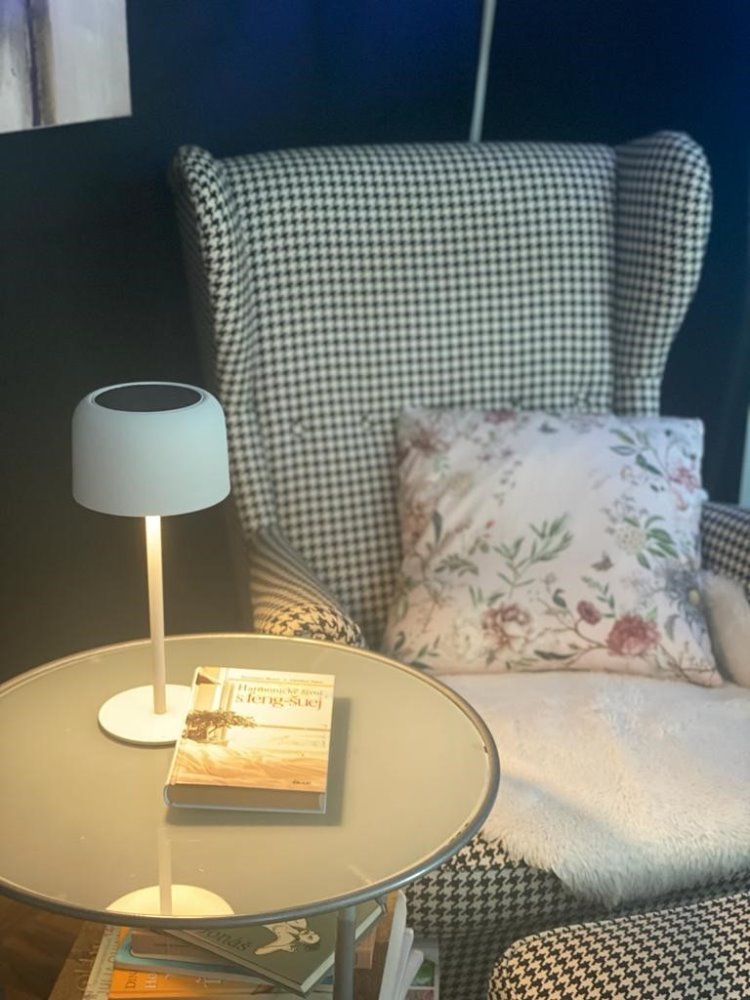 IMMAX venkovní solární LED stolní lampička CARO/ 4W/ 150lm/ CCT/ 3000K/ stmívatelná/ IP44/ bílá