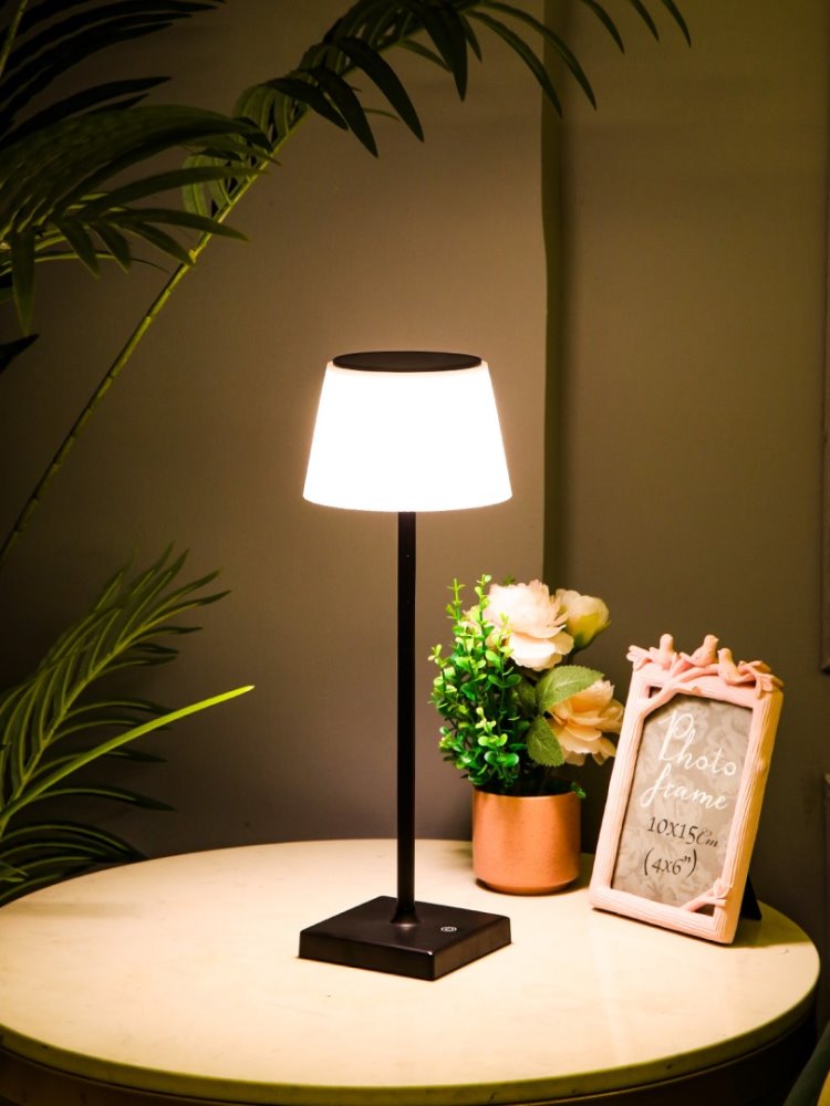 IMMAX venkovní solární LED stolní lampička BONITO/ 4W/ 200lm/ CCT/ 5000K/ stmívatelná/ IP44/ černá