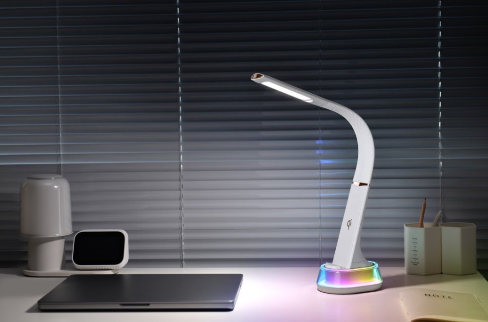 IMMAX LED stolní lampička CORELLA/ Qi nabíjení/ 7W/ 5V/2,1 A/ RGB podsvícení/ stmívatelná/ USB/ bílá + zlaté prvky