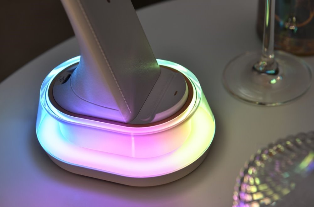 IMMAX LED stolní lampička CORELLA/ Qi nabíjení/ 7W/ 5V/2,1 A/ RGB podsvícení/ stmívatelná/ USB/ černá + stříbrné prvky