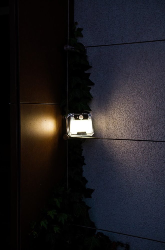 IMMAX PETTY venkovní solární nástěnné LED osvětlení s PIR čidlem, 3W