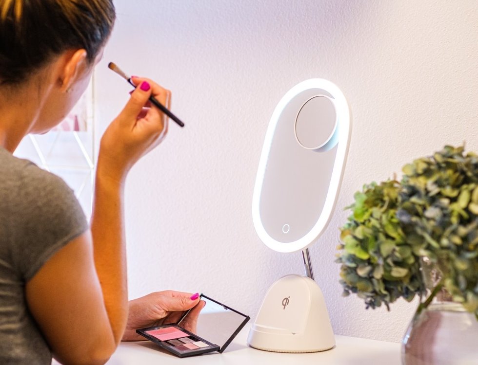 IMMAX LED kosmetické zrcátko FACE 3v1/ stojánek s Qi nabíjením/ 18W/ 70lm/ DC 12V/1,5A/ bílé