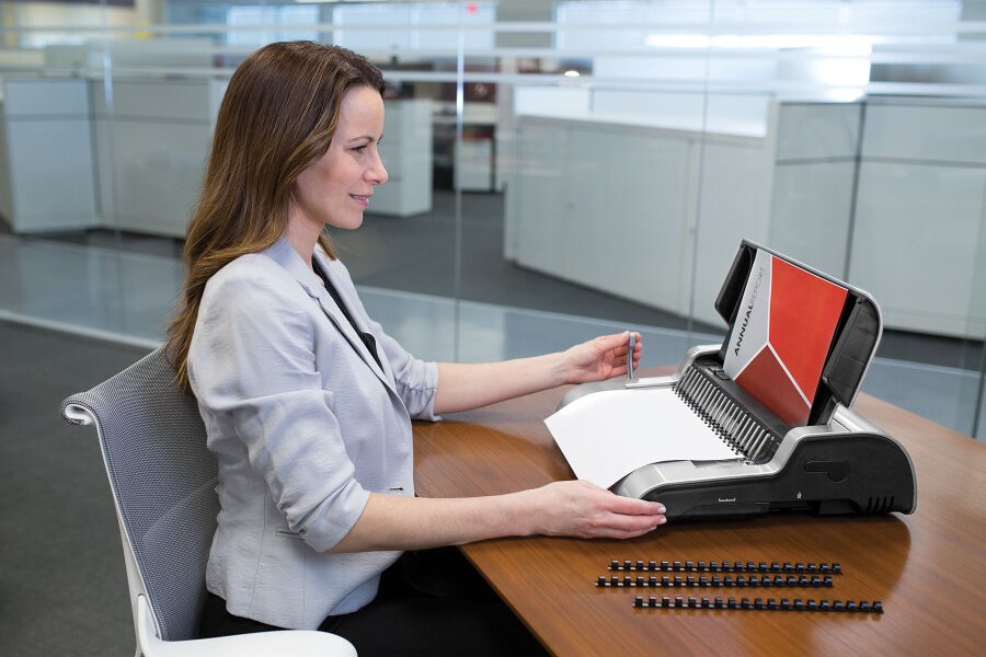 FELLOWES vazač QUASAR - E/ pracovní šířka 300 mm/ děrovací kapacita 25 listů/ A4/ maximální rozměr hřbetu 50 mm