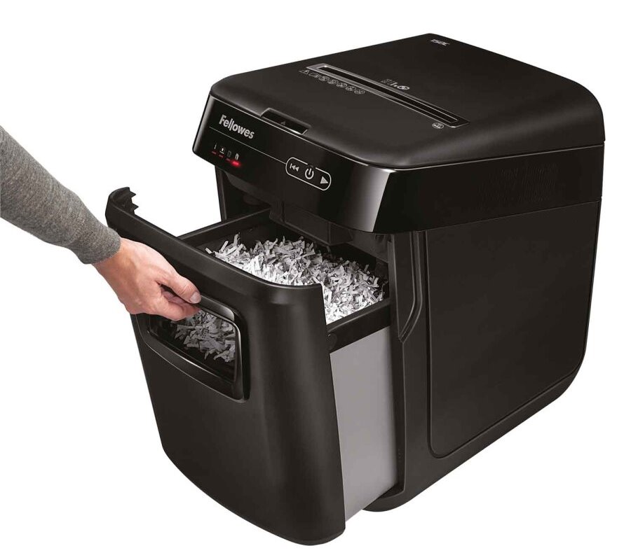 FELLOWES skartovač AutoMax 150 C/ křížový řez 4x38 mm/ objem koše 32 l/ stupeň utajení P-4 (důvěrné)/ černý