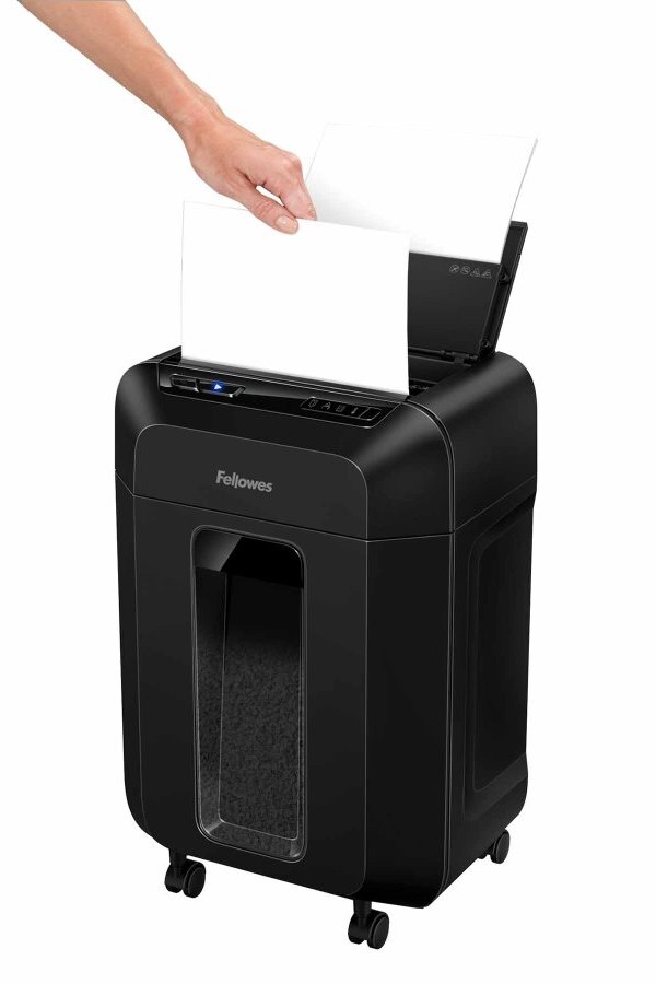 FELLOWES skartovač AutoMax 90 M/ křížový řez 4 x 12 mm/ objem koše 17 l/ stupeň utajení P-4 (důvěrné)/ černý
