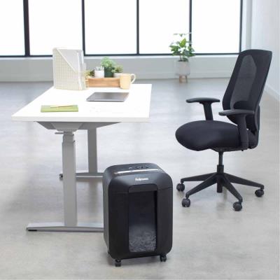 FELLOWES skartovač LX 85/ křížový řez 4x40mm/ objem koše 19 l/ stupeň utajení P-4 (důvěrné)/ černý