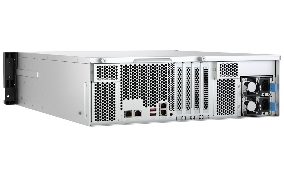 QNAP TS-h1677AXU-RP-R7-32G   16x SATA, 32GB RAM, 2x 2,5GbE, 2x 10GbE