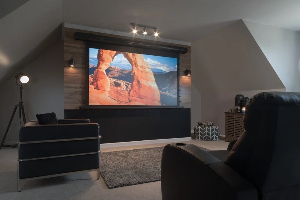 ELITE SCREENS plátno elektrické motorové 120" (305cm)/ 16:9/149,6×265,7cm/ hliníkový case černý/10" drop/MaxWhite FG