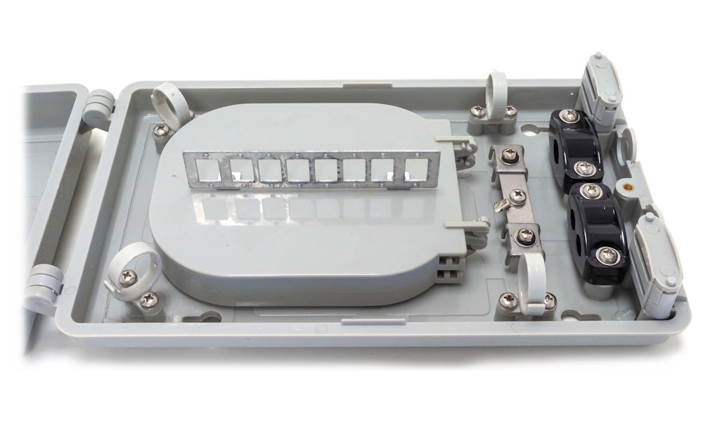 XtendLan plastový rozvaděč pro 12 svarů, 12 pigtailů, 2 kabelové porty, odklopná dvířka