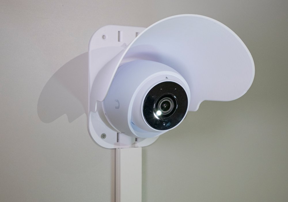 XtendLan Držák s krytem pro kameru UniFi G5 Turret Ultra a UniFi G6 Turret, plast odolný UV záření, venk. použití, bílý