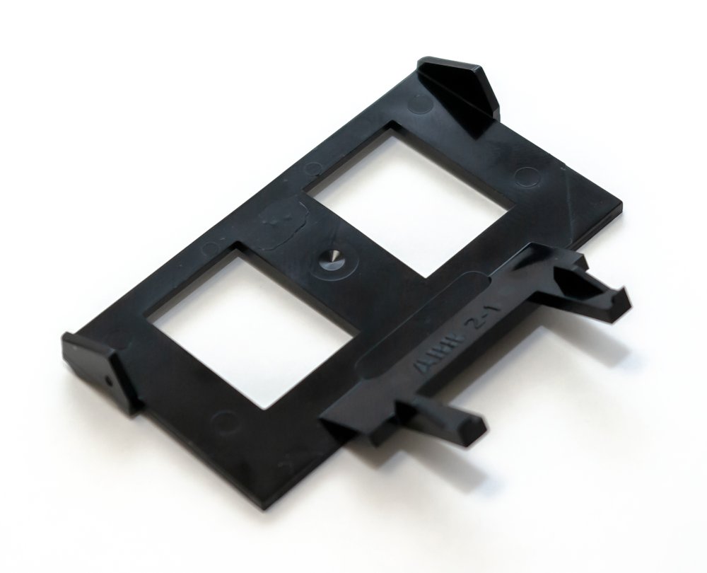 XtendLan Zásuvka TANGO nosná maska 2× data, černá, 5014A-B1018