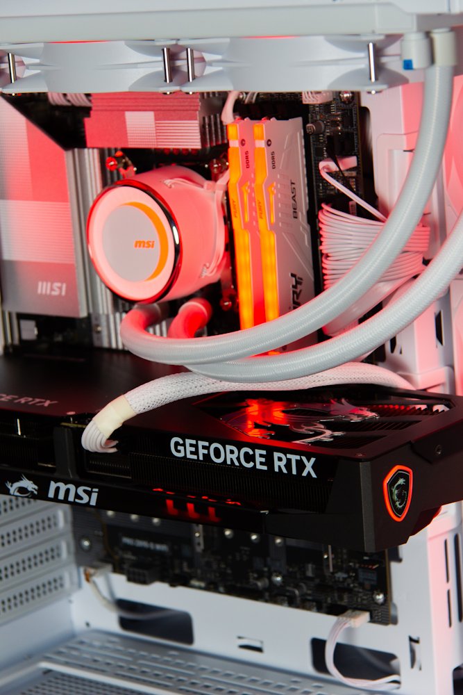 HAL3000 Master Gamer Ultimate-K White / Intel Core Ultra 7 265KF/ 32GB DDR5/ RTX 5080/ 2TB PCIe4 SSD/ WiFi/ W11