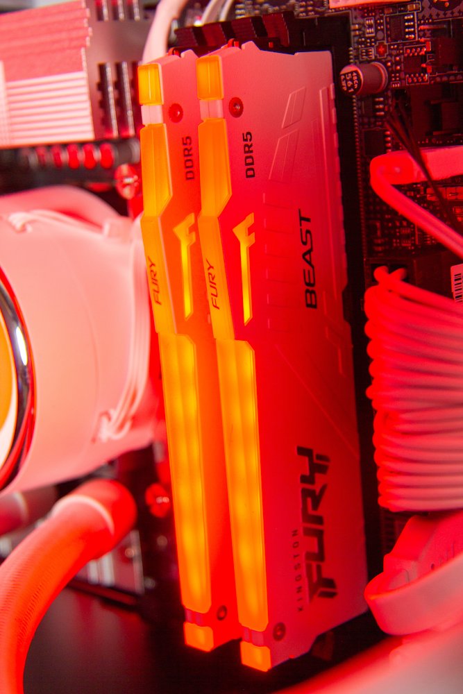 HAL3000 Master Gamer Ultimate-K White / Intel Core Ultra 7 265KF/ 32GB DDR5/ RTX 5080/ 2TB PCIe4 SSD/ WiFi/ W11