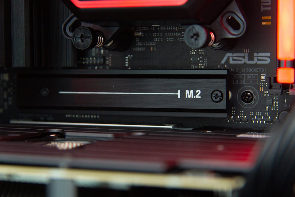 HAL3000 Alfa Gamer Elite Ti / AMD Ryzen 7 9800X3D/ 32GB DDR5/ RTX 5070 Ti/ 2TB PCIe4 SSD/ WiFi/ W11