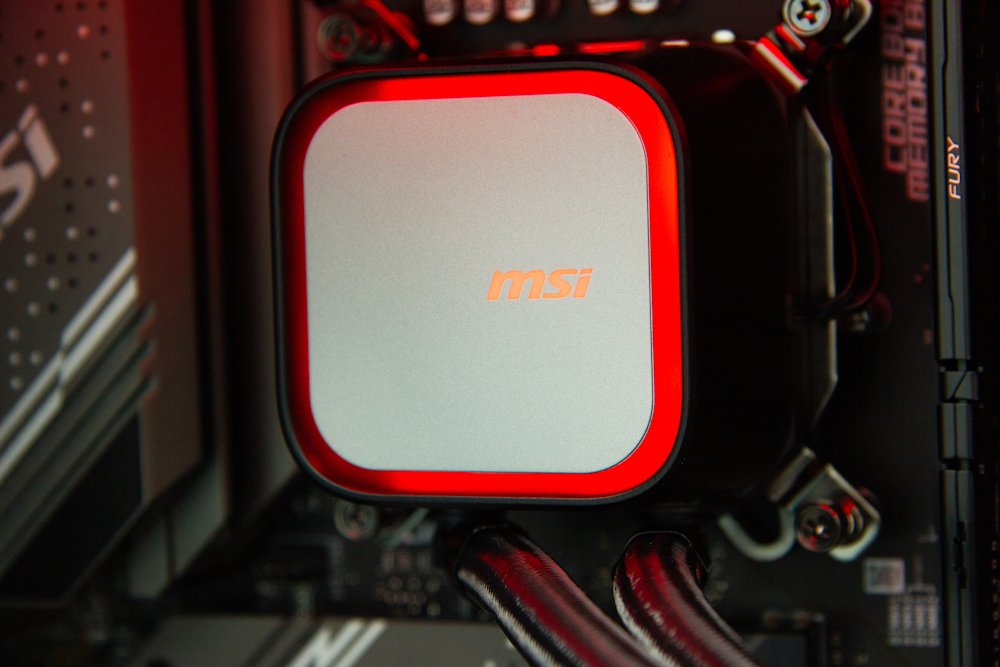 HAL3000 Master Gamer Elite Ti / Intel i7-14700F/ 32GB DDR5/ RTX 5070 Ti/ 2TB PCIe4 SSD/ WiFi/ W11