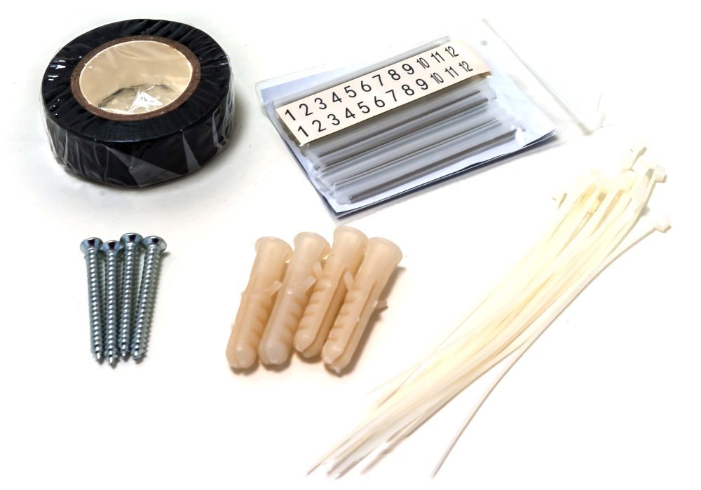 XtendLan plastový rozvaděč pro 24 svarů, 24 pigtailů, 2 kabelové porty, odklopná dvířka