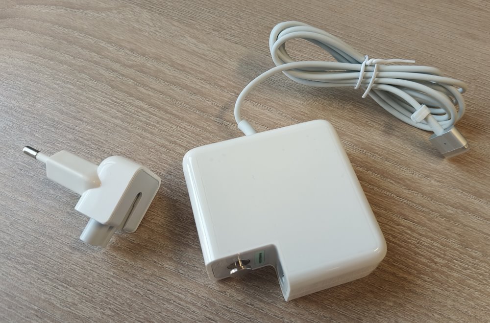 PATONA napájecí adaptér k ntb/ 16,5V/3,65A 60W/ APPLE MACBOOK AIR A1436,A1465,A1466/ MagSafe 2/ délka kabelu 1,8 m