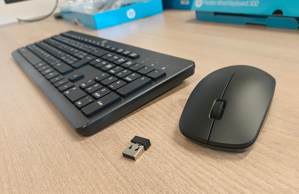 HP 230 bezdrátový set CZ/SK