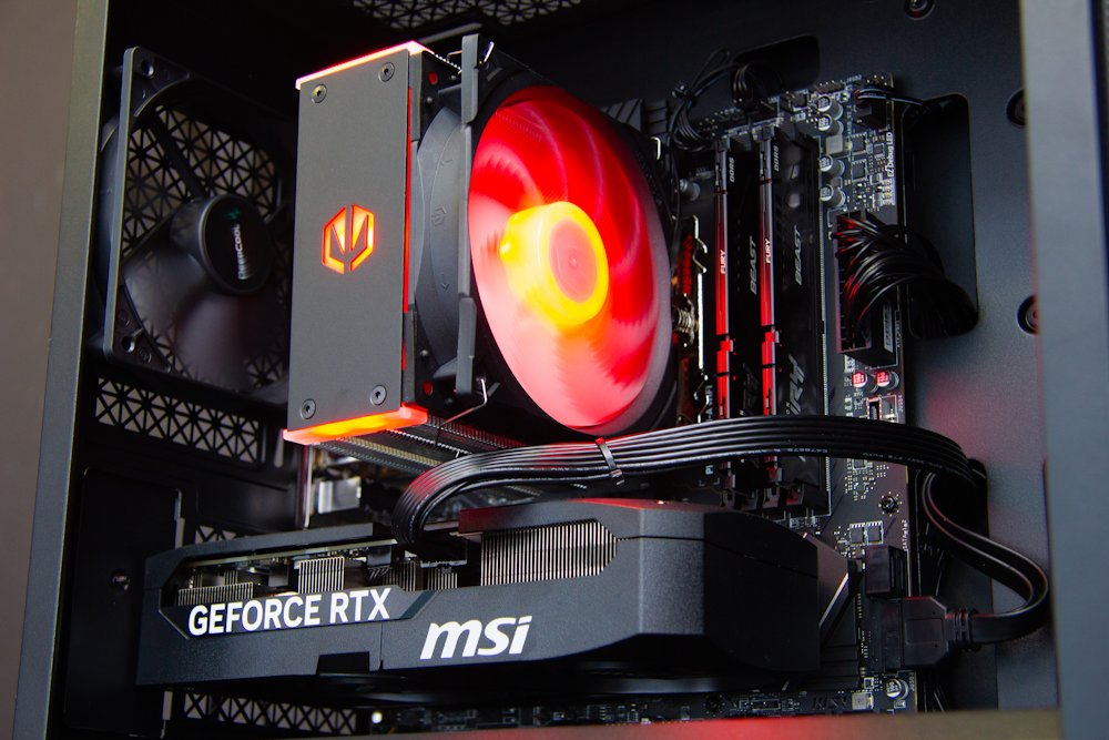 HAL3000 MČR Finale Pro / AMD Ryzen 5 7600/ 32GB DDR5/ RTX 5070/ 1TB PCIe SSD/ WiFi/ W11