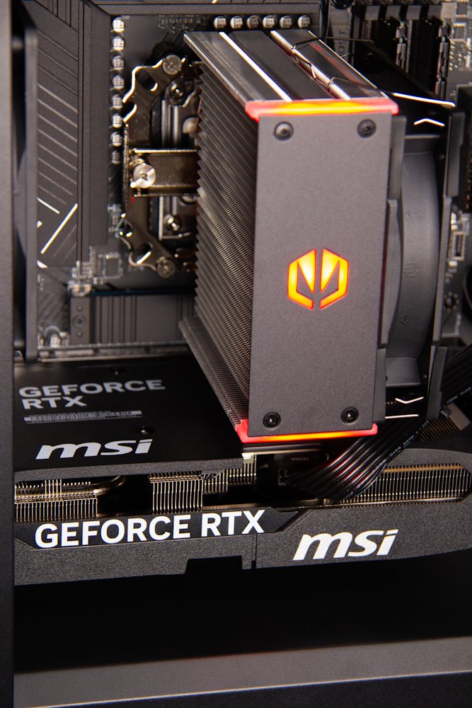 HAL3000 MČR Finale Pro / AMD Ryzen 5 7600/ 32GB DDR5/ RTX 5070/ 1TB PCIe SSD/ WiFi/ W11