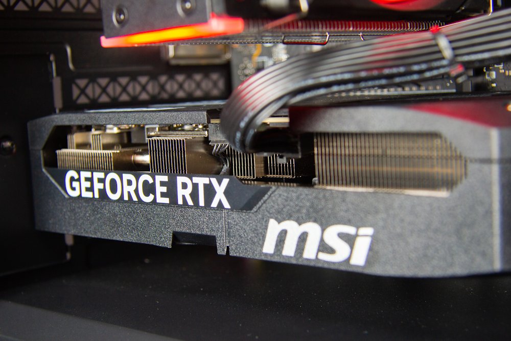 HAL3000 MČR Finale Pro / AMD Ryzen 5 7600/ 32GB DDR5/ RTX 5070/ 1TB PCIe SSD/ WiFi/ W11