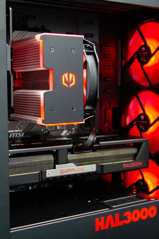 HAL3000 Alfa Gamer Pro XT / AMD Ryzen 7 7800X3D/ 32GB DDR5/ RX 9070 XT/ 2TB PCIe4 SSD/ WiFi/ W11