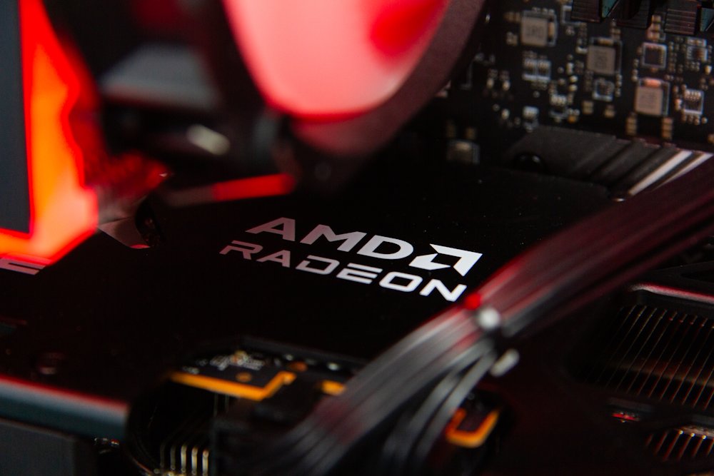 HAL3000 Alfa Gamer Pro XT / AMD Ryzen 7 7800X3D/ 32GB DDR5/ RX 9070 XT/ 2TB PCIe4 SSD/ WiFi/ W11