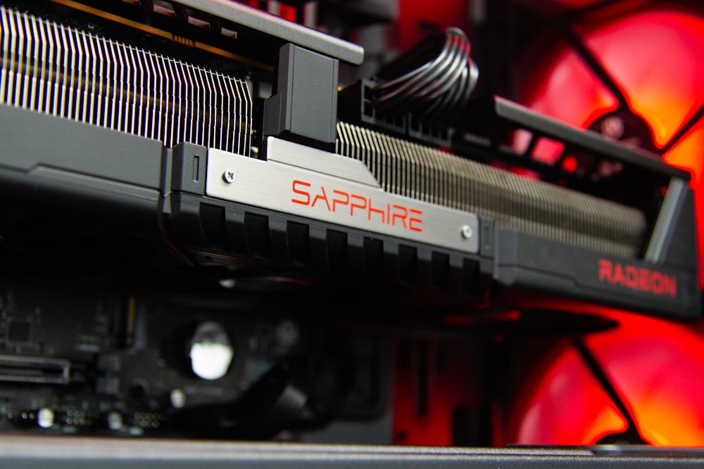 HAL3000 Alfa Gamer Pro XT / AMD Ryzen 7 7800X3D/ 32GB DDR5/ RX 9070 XT/ 2TB PCIe4 SSD/ WiFi/ W11