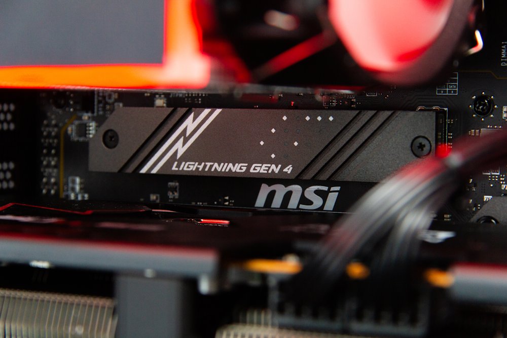 HAL3000 Alfa Gamer Pro XT / AMD Ryzen 7 7800X3D/ 32GB DDR5/ RX 9070 XT/ 2TB PCIe4 SSD/ WiFi/ W11