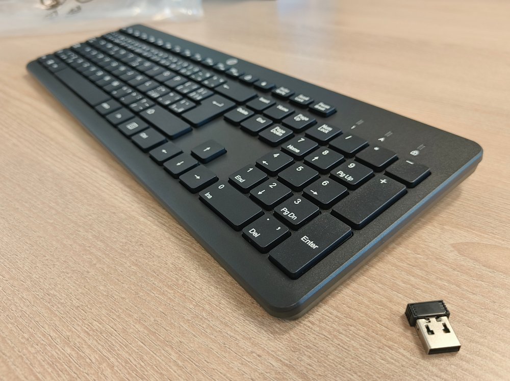 HP Bezdrátová klávesnice 230 CZ/SK