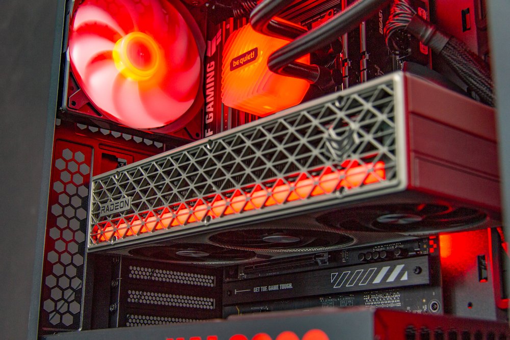 HAL3000 Alfa Gamer Elite XT / AMD Ryzen 7 9800X3D/ 64GB DDR5/ RX 9070 XT/ 2TB PCIe4 SSD/ WiFi/ W11