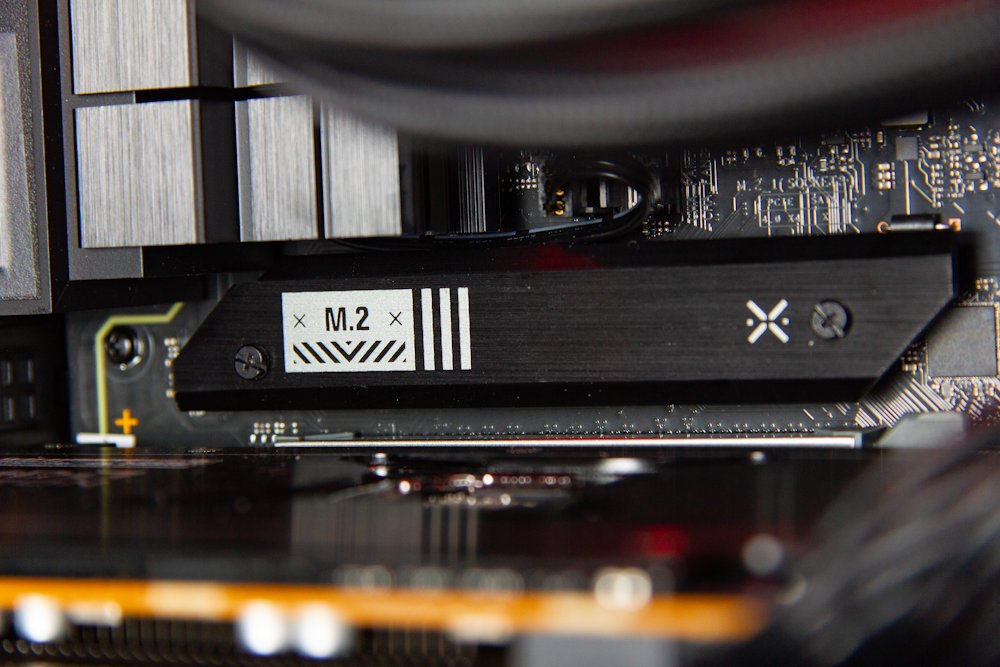 HAL3000 Master Gamer Elite XT / Intel i7-14700F/ 64GB/ RX 9070 XT/ 2TB PCIe4 SSD/ WiFi/ W11