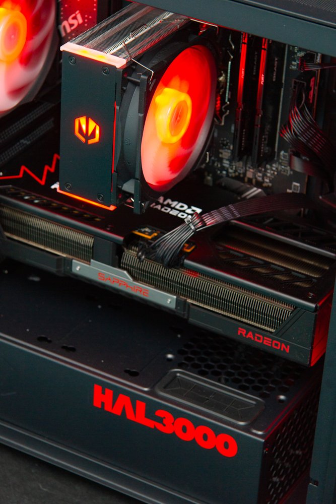 HAL3000 Alfa Gamer XT / AMD Ryzen 5 7600/ 32GB DDR5/ RX 9070 XT/ 2TB PCIe4 SSD/ WiFi/ W11