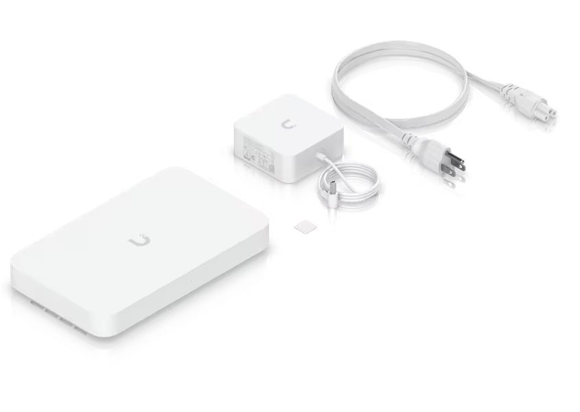 Ubiquiti UniFi Gateway Fiber - Router, IDS/IPS propustnost 5Gbps, 4x 2.5GbE, 1x 10GbE, 2x SFP+, 1x PoE+ (30W)