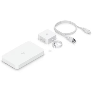 Ubiquiti UniFi Gateway Fiber - Router, IDS/IPS propustnost 5Gbps, 4x 2.5GbE, 1x 10GbE, 2x SFP+, 1x PoE+ (30W)