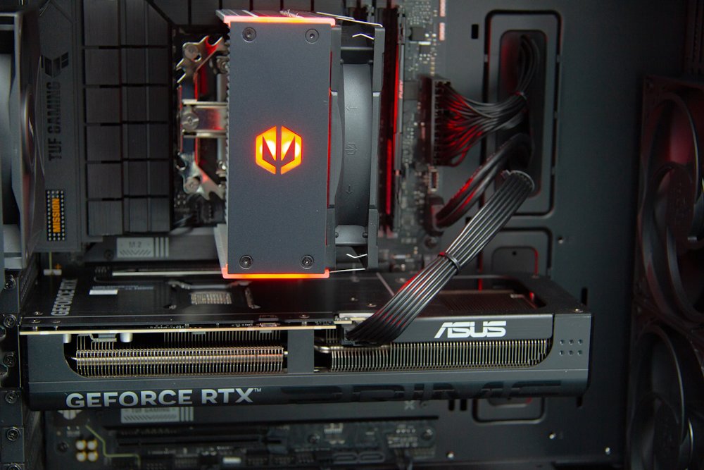 HAL3000 MČR Finale Pro / Intel i5-14400F/ 32GB/ RTX 5070/ 1TB PCIe SSD/ WiFi/ W11