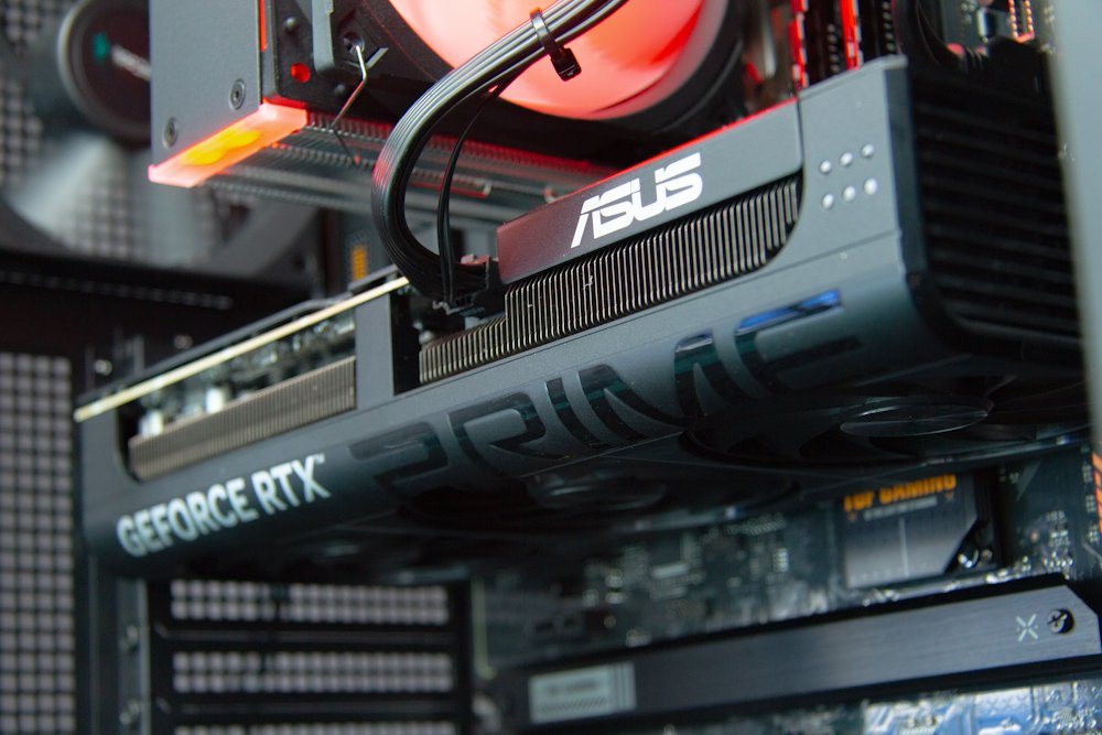 HAL3000 MČR Finale Pro / Intel i5-14400F/ 32GB/ RTX 5070/ 1TB PCIe SSD/ WiFi/ W11