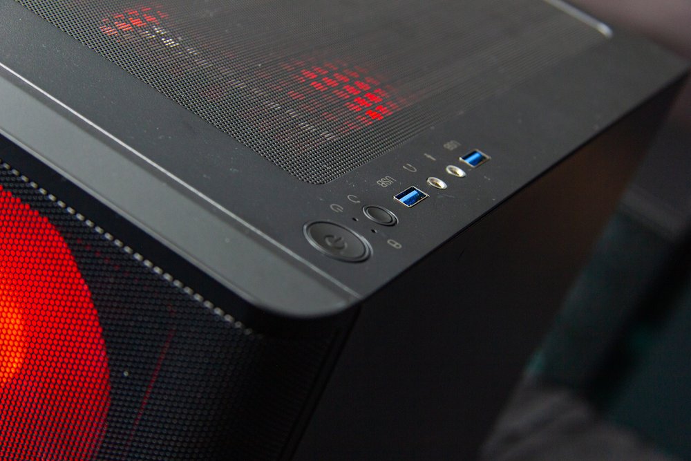 HAL3000 MČR Finale Pro / AMD Ryzen 5 7600/ 32GB DDR5/ RX 9070/ 1TB PCIe SSD/ WiFi/ W11