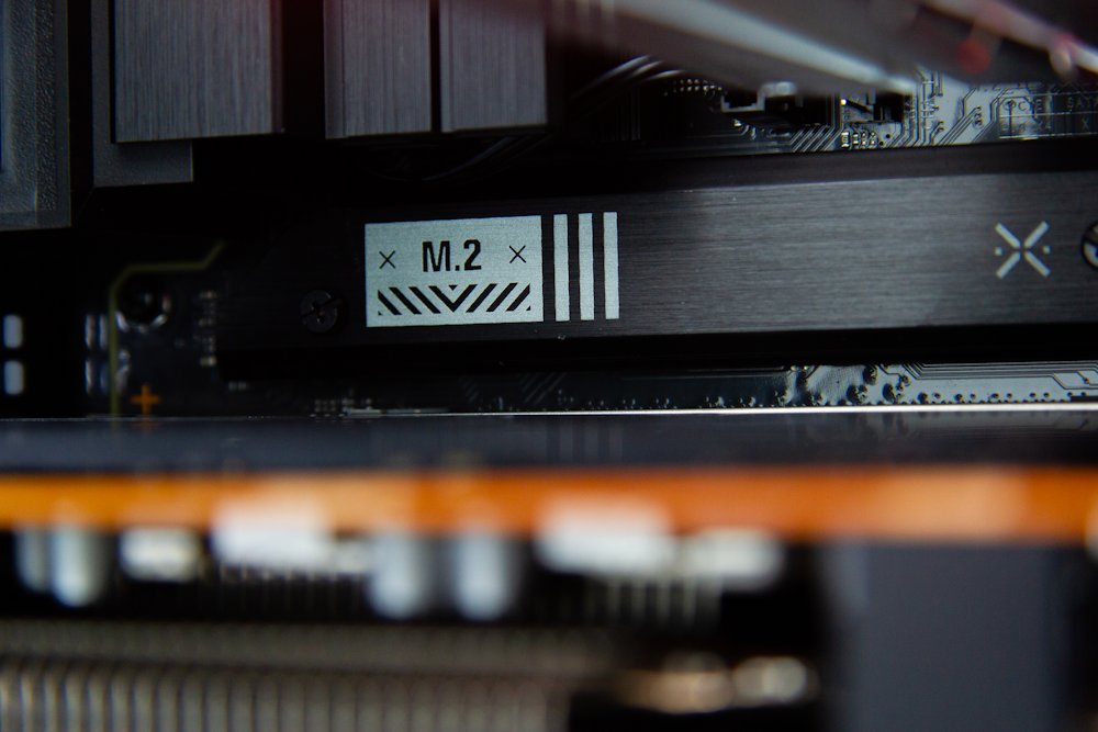 HAL3000 MČR Finale Pro / Intel i5-14400F/ 32GB/ RX 9070/ 1TB PCIe SSD/ WiFi/ W11