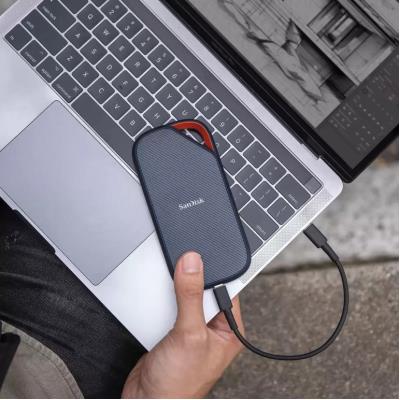 SanDisk Extreme PRO 2TB SSD / externí / USB Type-C / USB4 Gen 3x2 / 40Gbps / R: up to 3800 MB/s / W: 3700MB/s